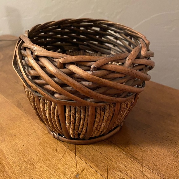Vintage Wicker Woven Basket 7 X 5” - Picture 2 of 7